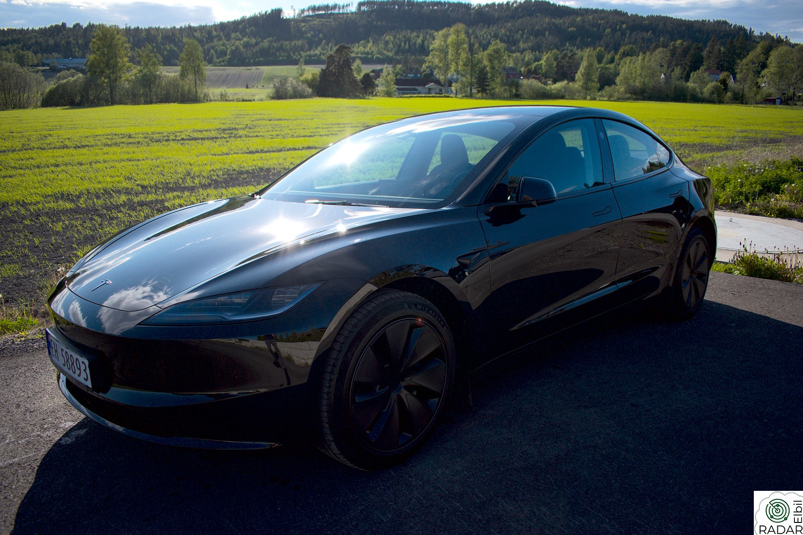 TESLA Model 3 Facelift, RWD, Svart, h.feste, S+V hjul, Keramisk coat