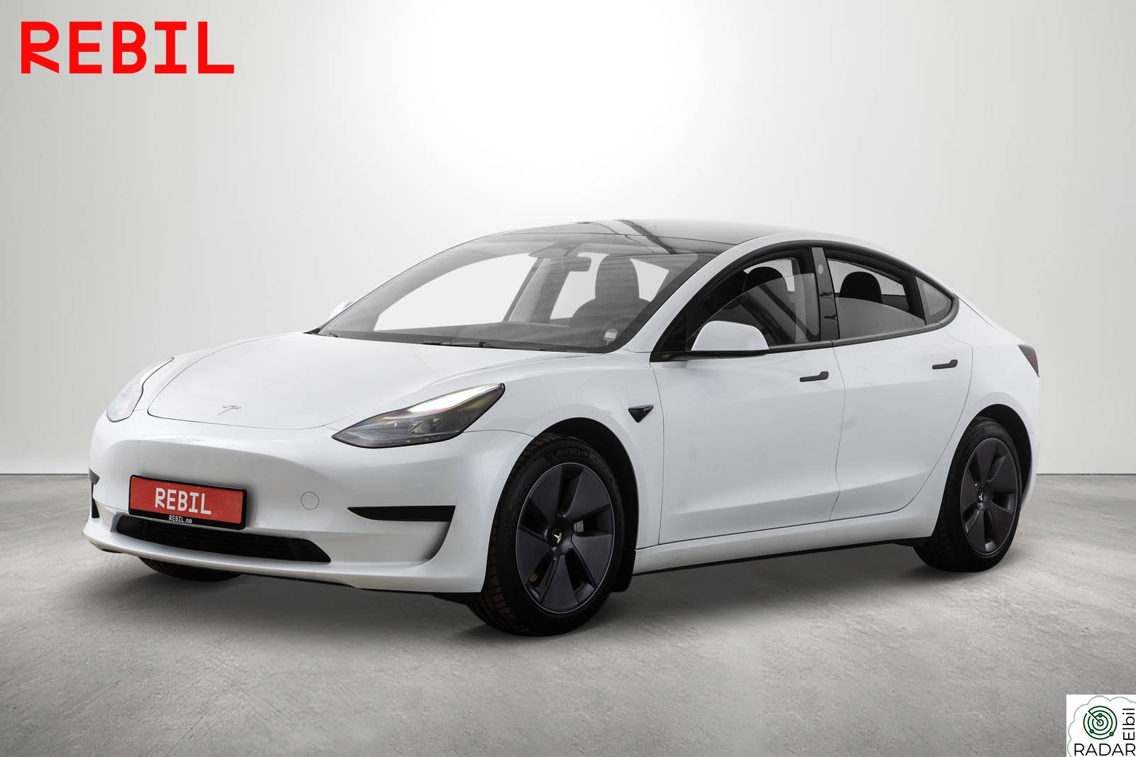 TESLA Model 3 491km(WLTP)/SR+/MCU3/AP/Navi/R.kam/Pano/Memory/V.pumpe