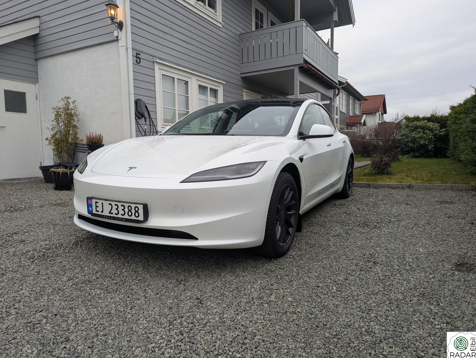 TESLA Model 3 RWD 283hk   Hengerfeste