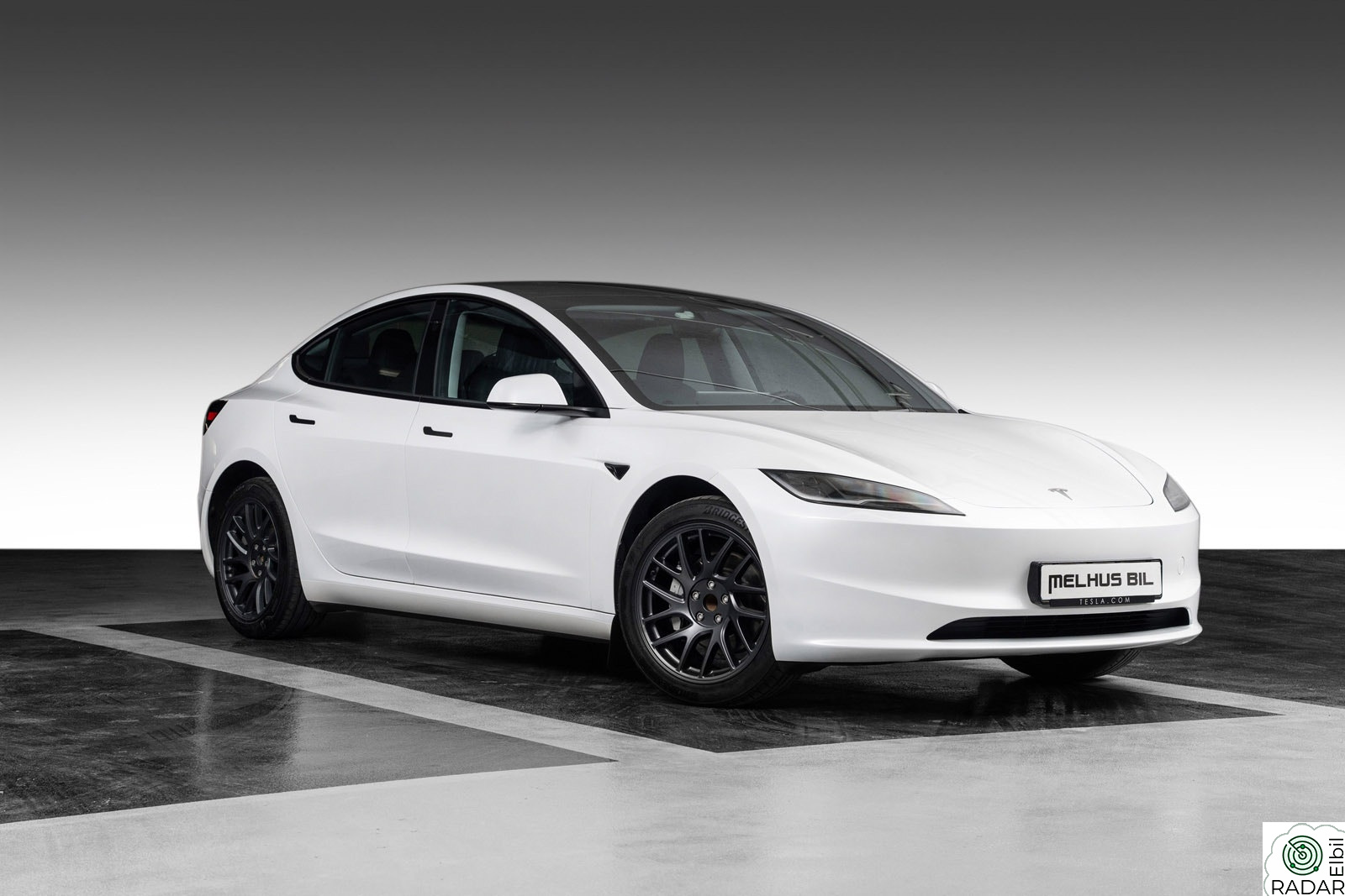 TESLA Model 3 Long Range RWD 320hk - hengerfeste