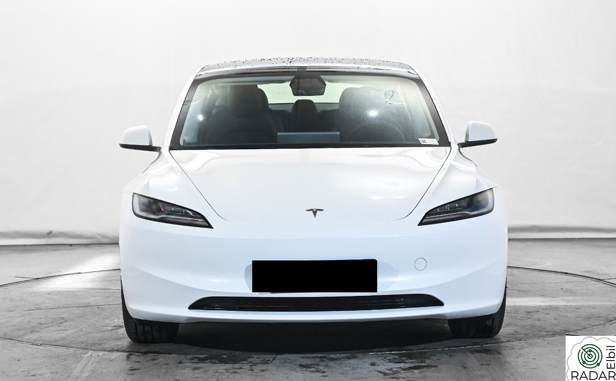 TESLA Model 3 SR+ Highland med tilhengerfeste