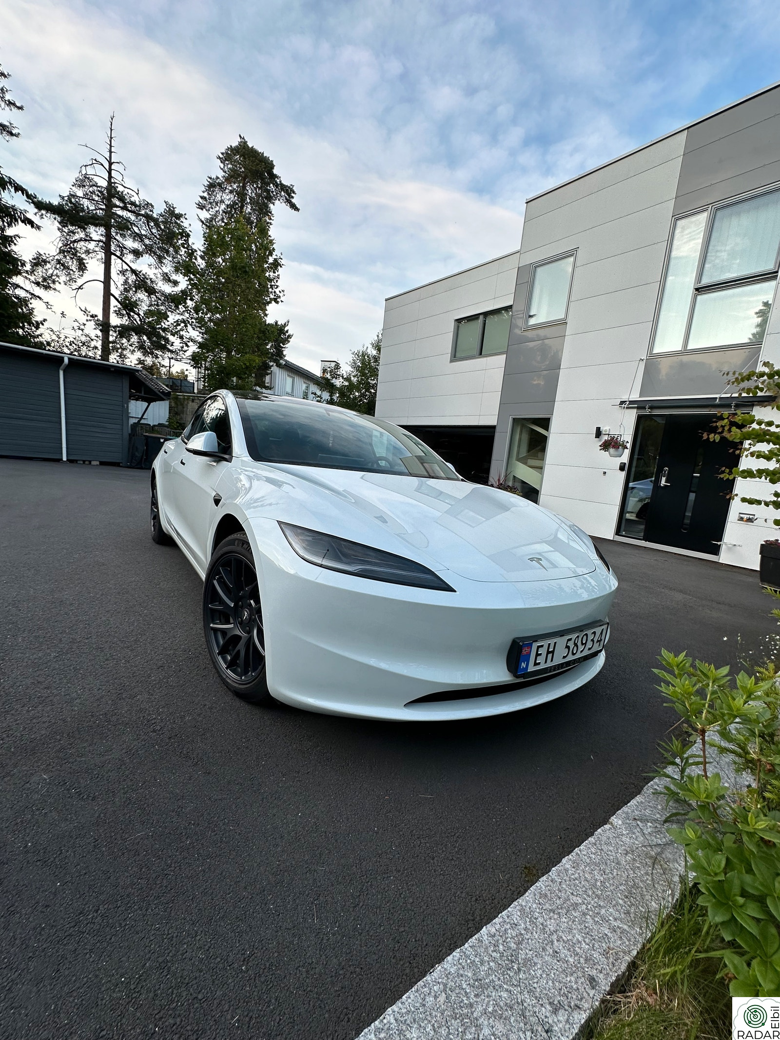 TESLA Model 3 RWD 283hk