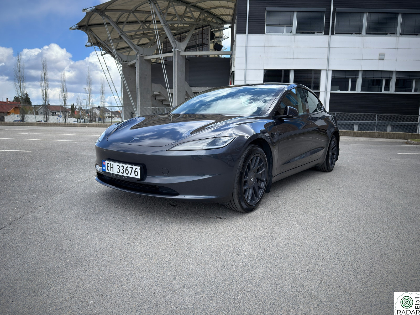 TESLA Model 3 HIGHLAND/PREMIUM RWD SR/STEALTH GREY/HENGERFESTE