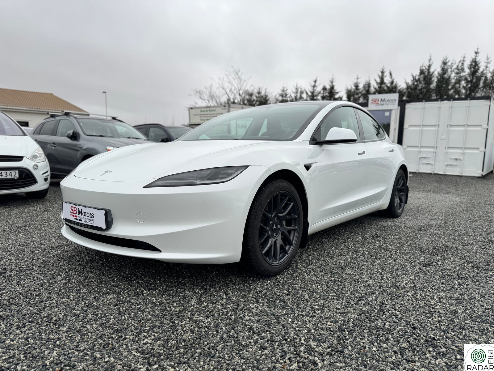 TESLA Model 3 RWD | Highland | Hengerfeste | Ambientelys | Matrix