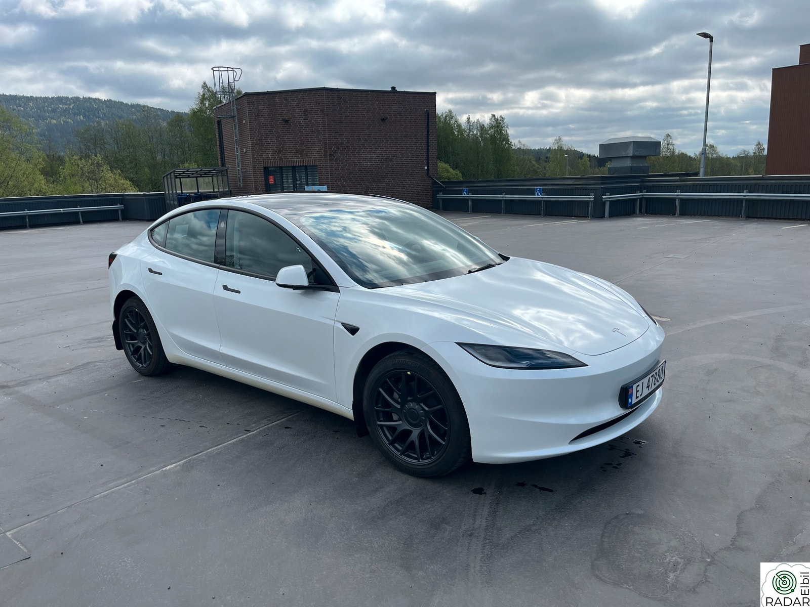 TESLA Model 3 RWD 283hk