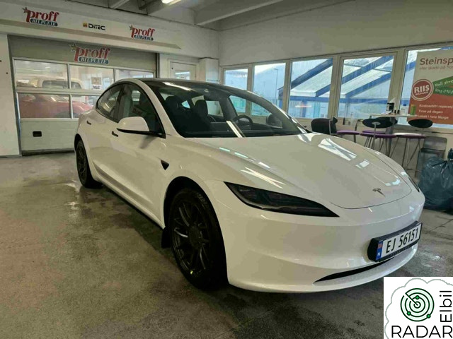 TESLA Model 3 RWD 283hk Highland