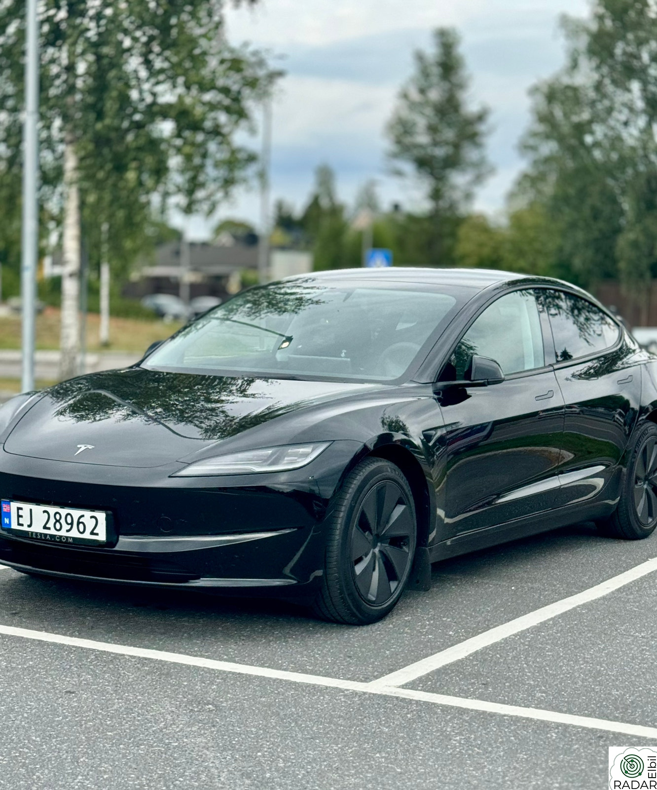 TESLA Model 3 RWD 283hk (s+v.dekk/h.feste/allværsmatter)