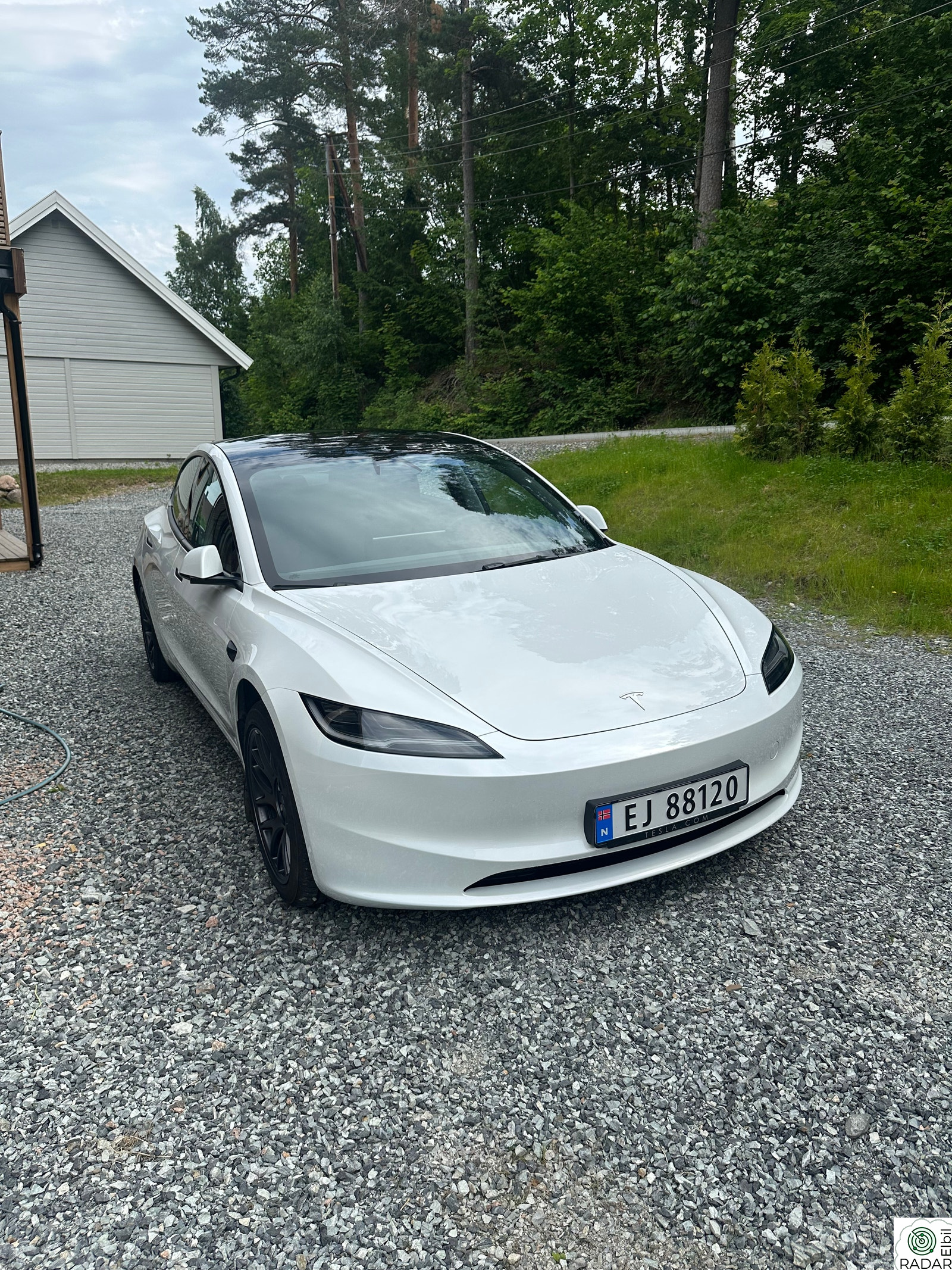 TESLA Model 3 RWD 283hk Premium - Standard range