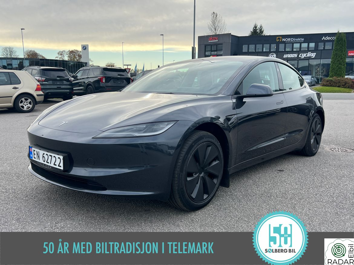 TESLA Model 3 LED/ISOFIX/SOLTAK/CARPLAY
