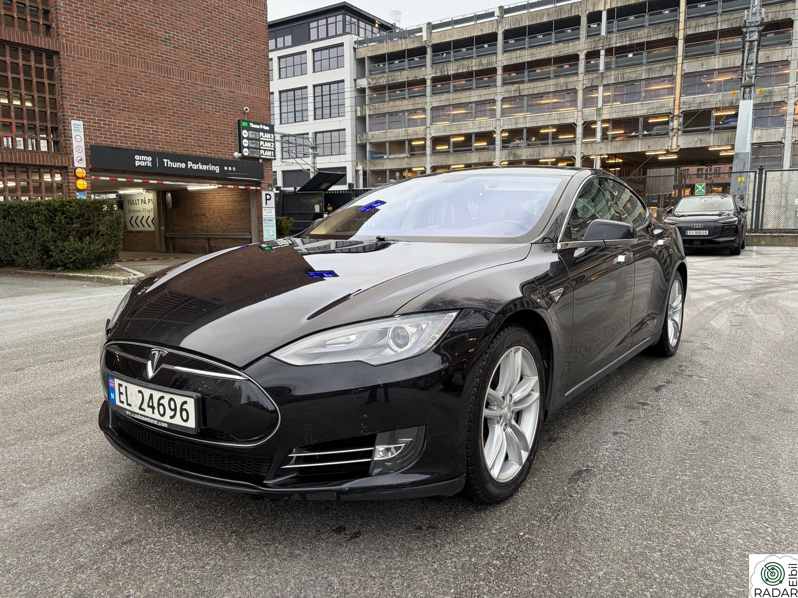 TESLA MOTORS MODEL S 85 Gratis Lading