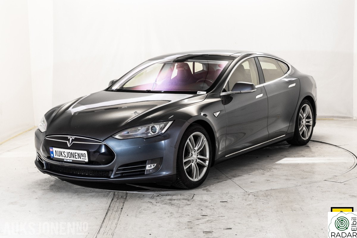 TESLA MOTORS MODEL S 85 PANORAMA LUFTFJÆRING PREMIUM INTERIØR CCS
