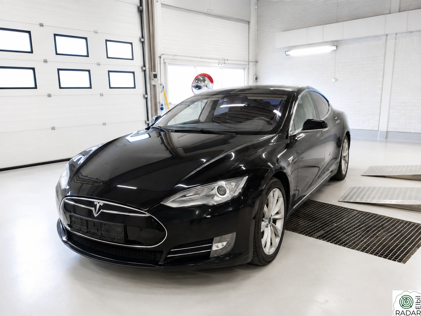 TESLA MOTORS MODEL S 85
