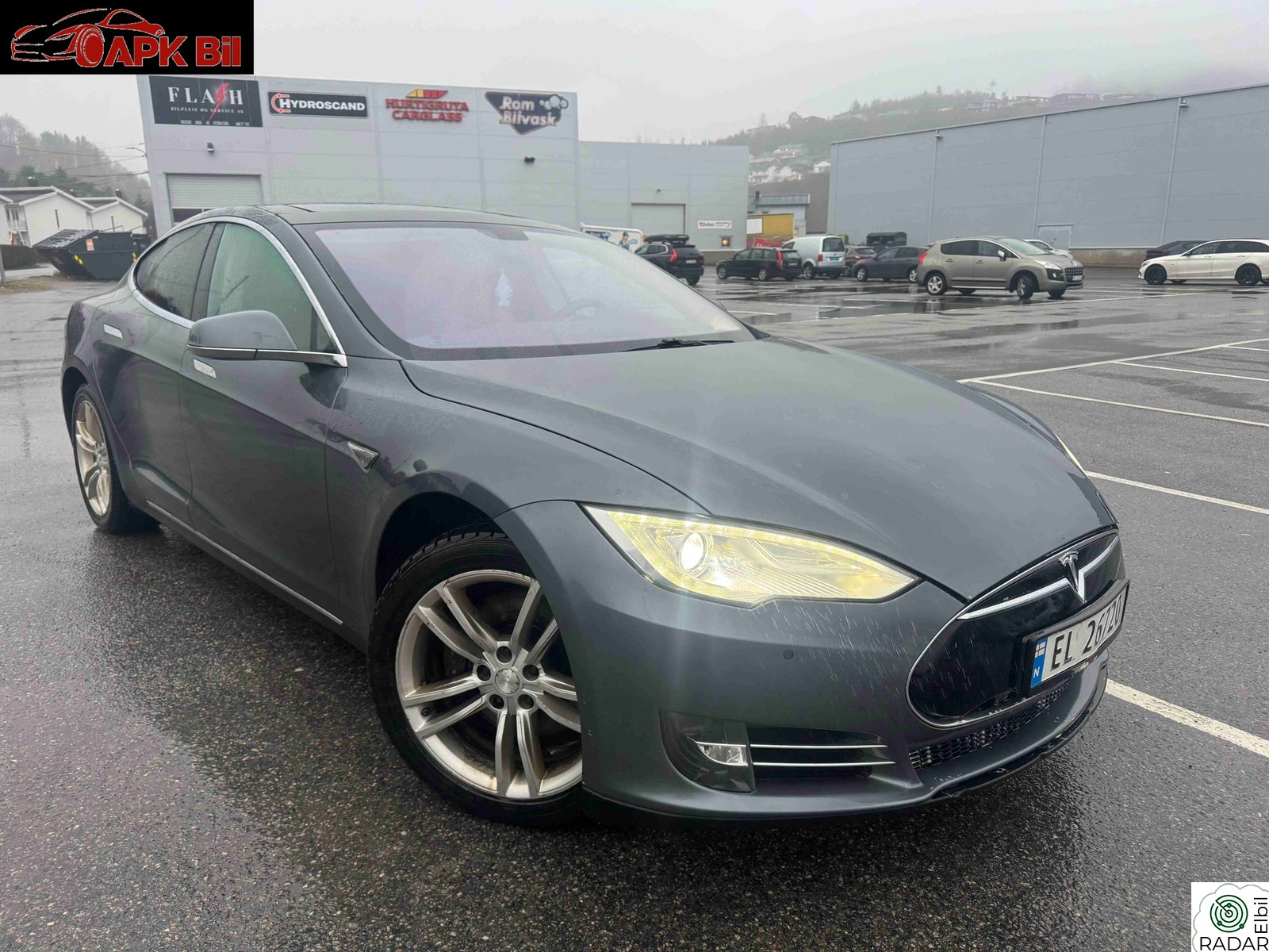 TESLA MOTORS MODEL S Luftfjæring // GRATIS LADING
