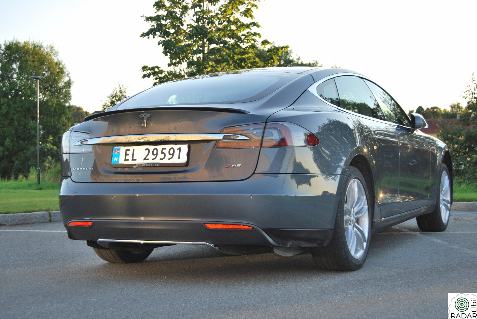TESLA MOTORS MODEL S P85