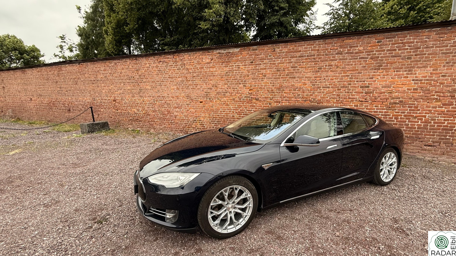 TESLA MOTORS MODEL S P85