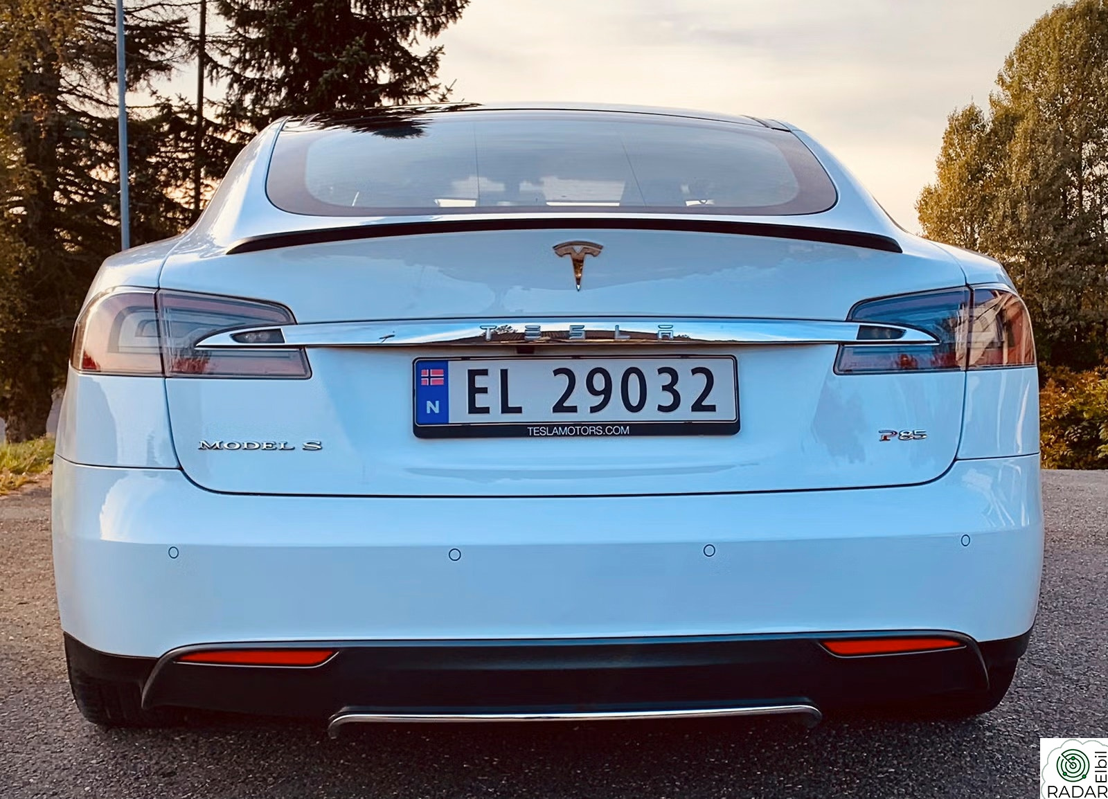 TESLA MOTORS MODEL S P85 med Gratis Lading og Ny Hoved Batteri og Garanti