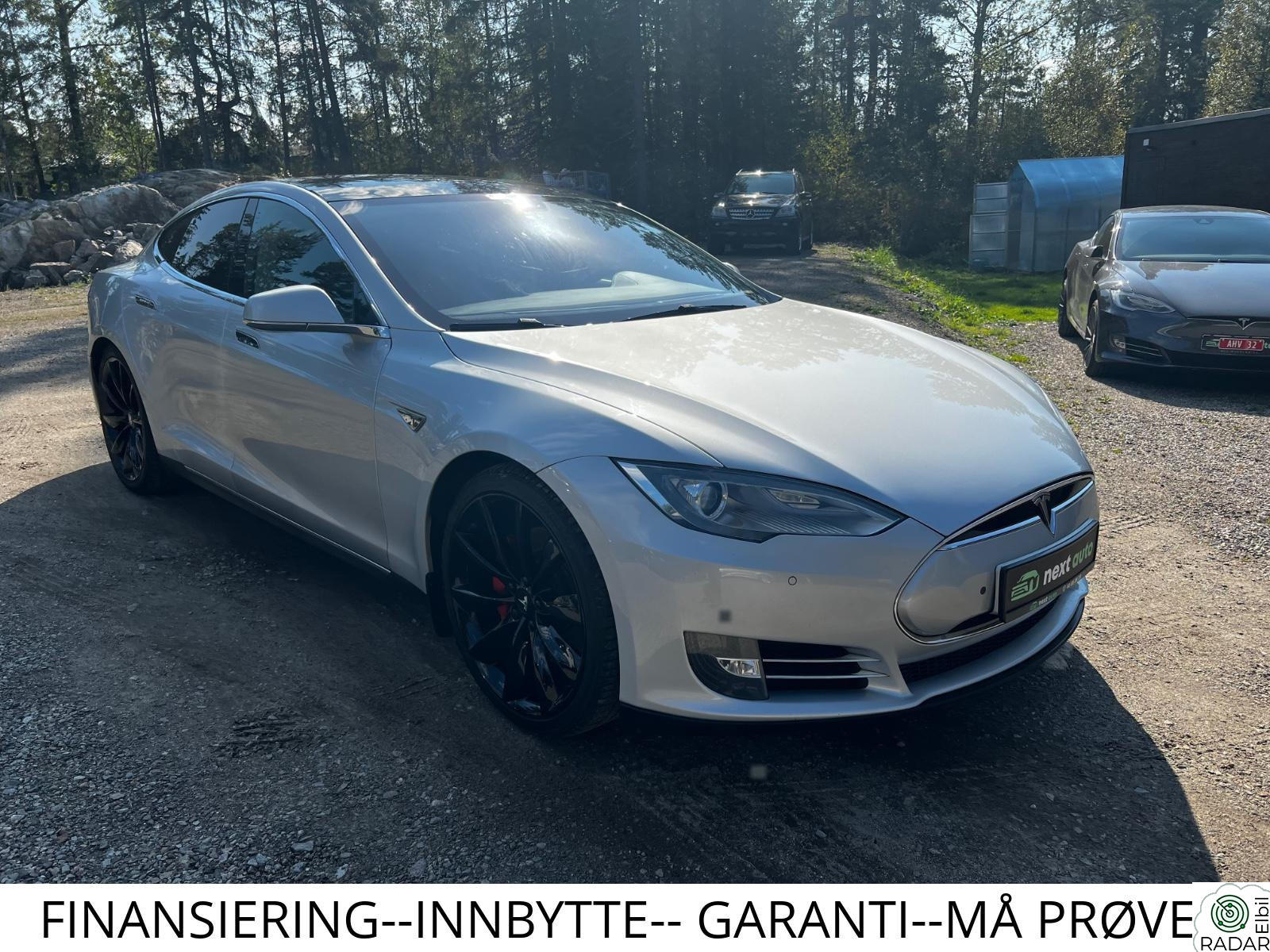 TESLA MOTORS MODEL S 85/ GRATIS LADING/LUFTFJÆRING/CCS/ SKINN/ PANORAMA/NYEU