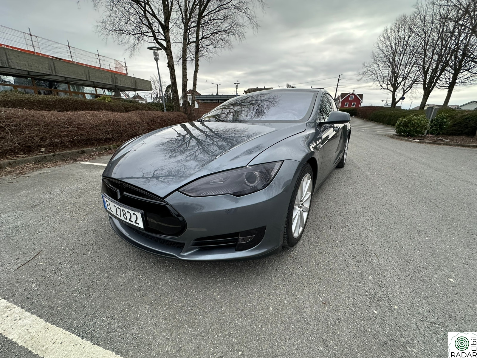 TESLA MOTORS MODEL S 85 Gratis Lading