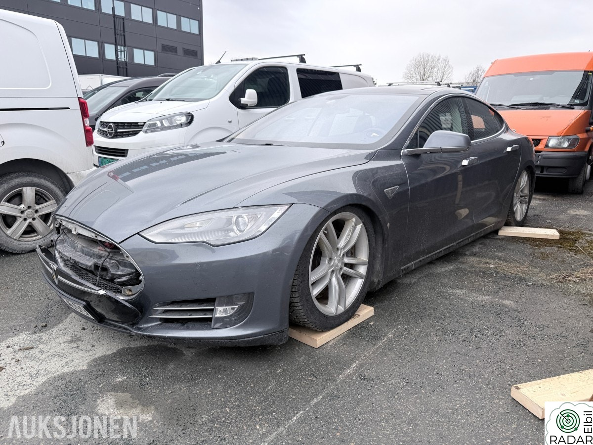 TESLA MOTORS MODEL S 85 PANORAMA CRUISE NAVI SKINN
