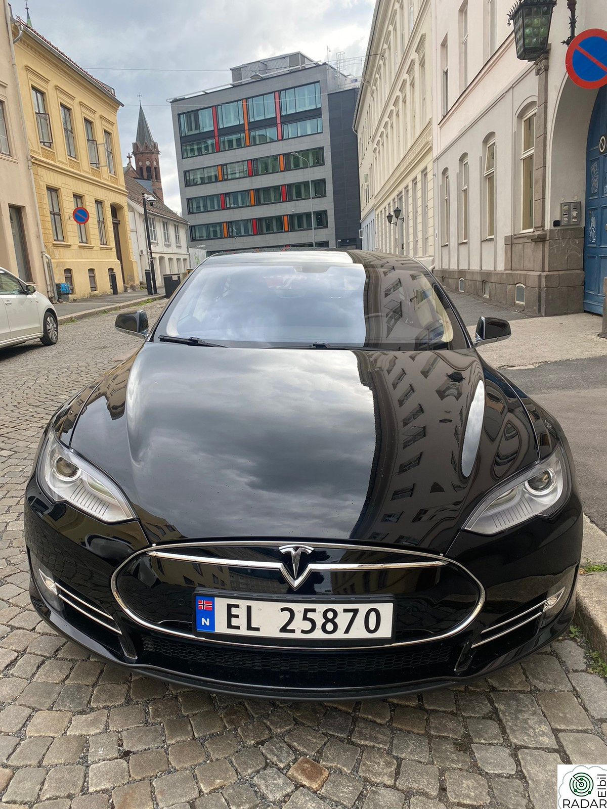 TESLA MOTORS MODEL S P85