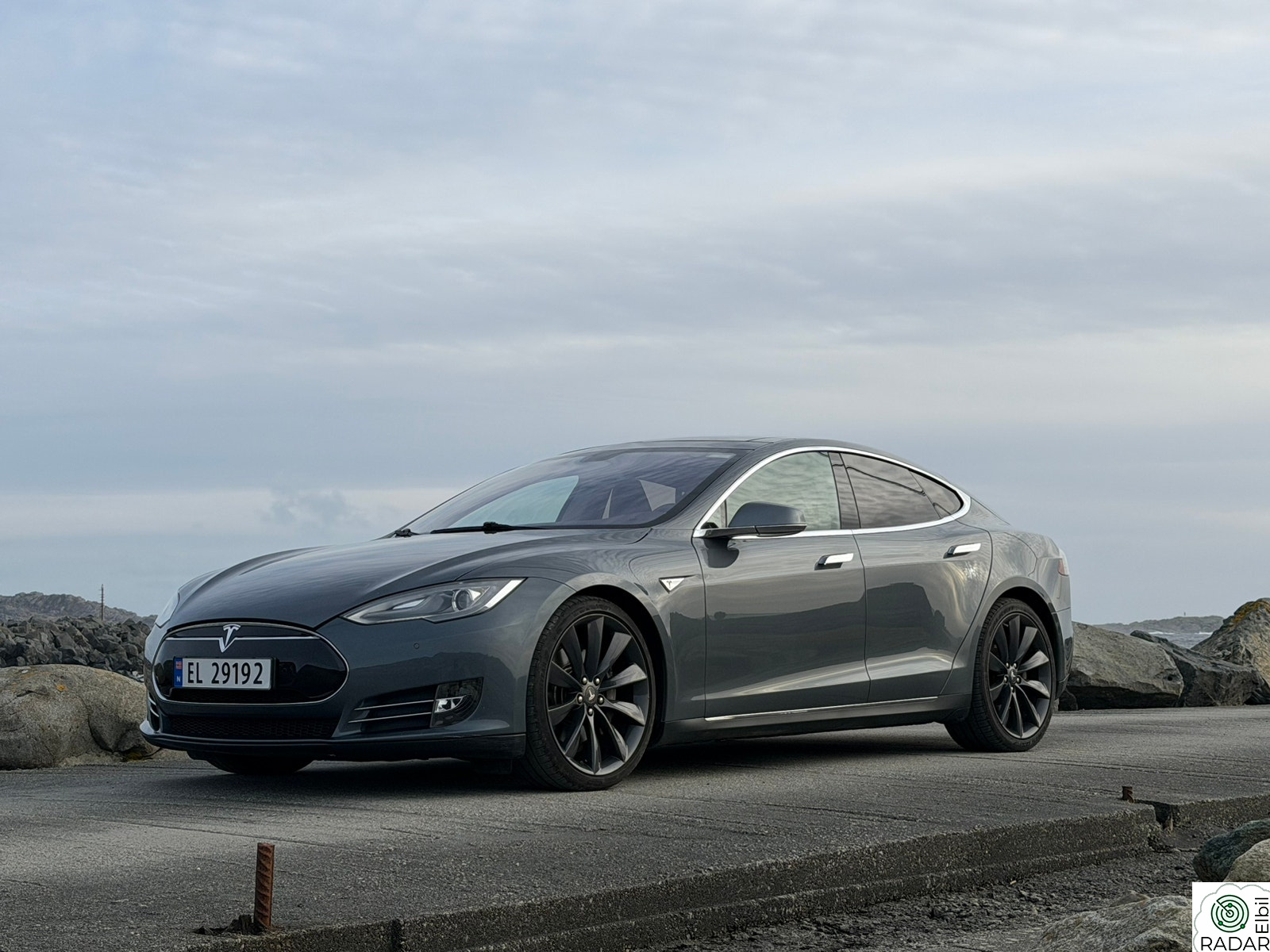 TESLA MOTORS MODEL S P85+
