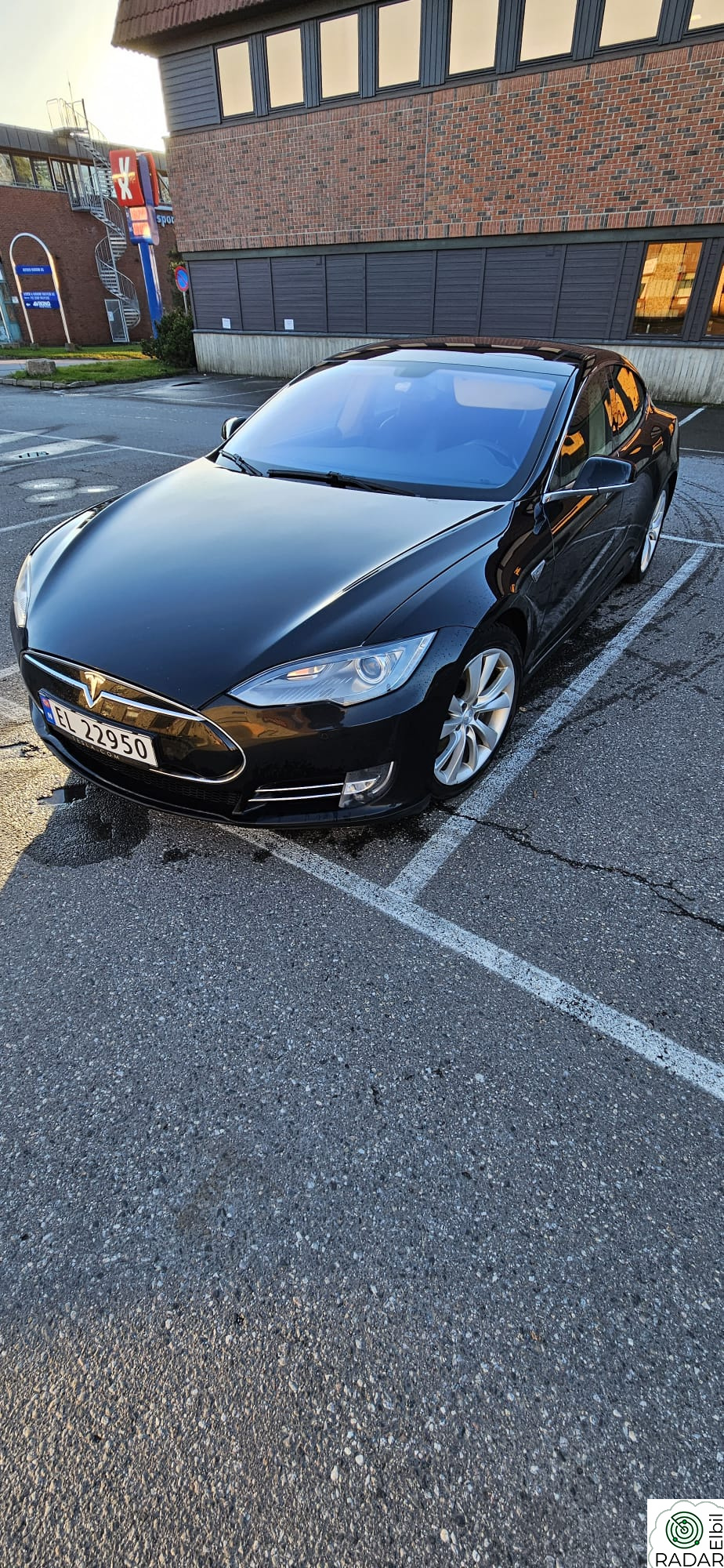 TESLA MOTORS MODEL S Signature Performance