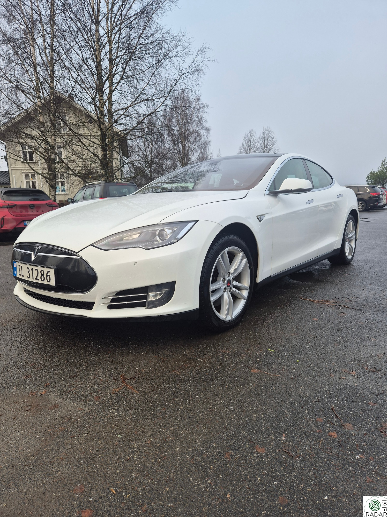 TESLA MOTORS MODEL S 85P Performance