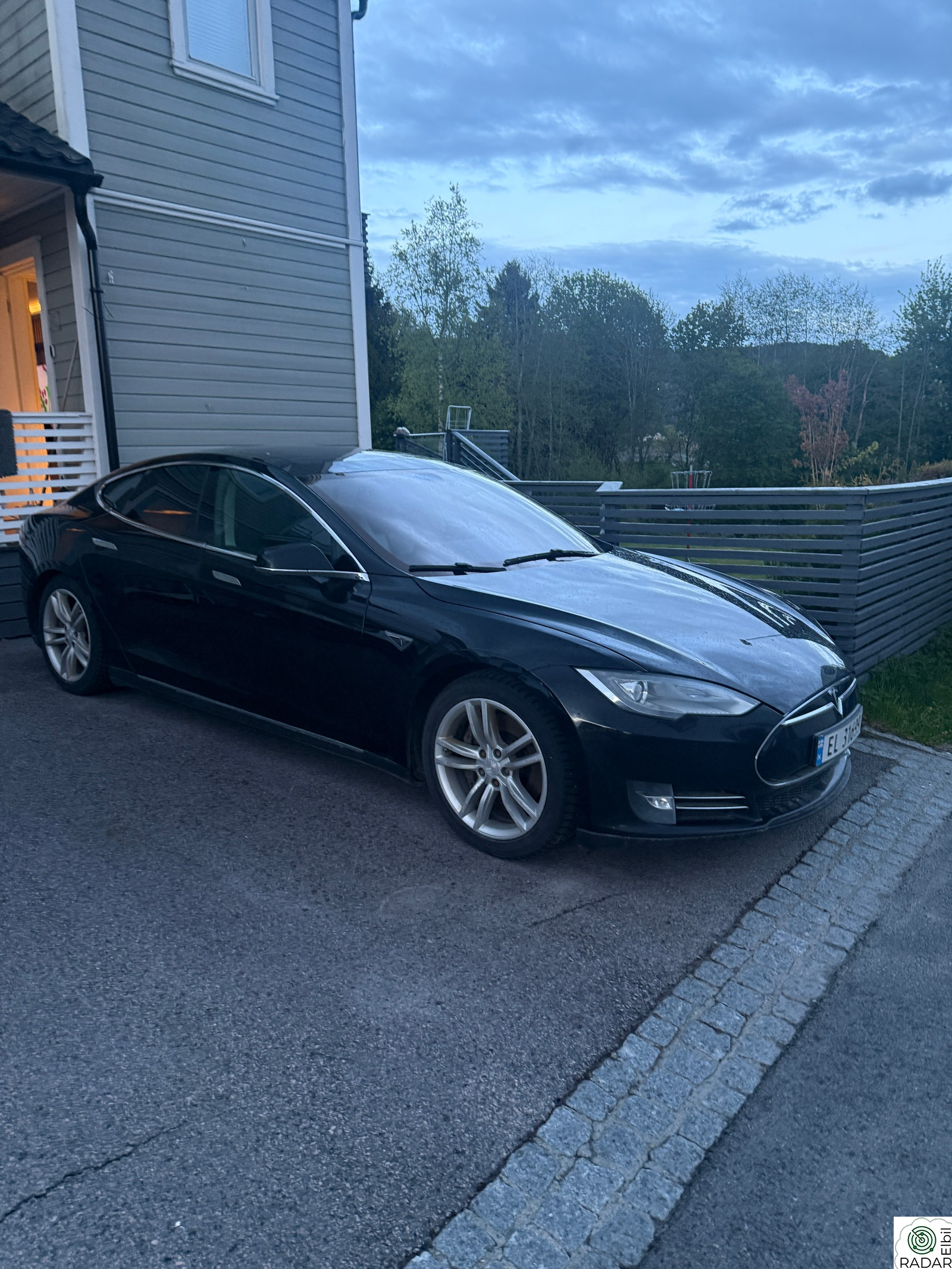 TESLA MOTORS MODEL S 85P Performance