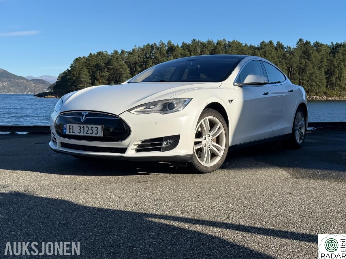 TESLA MOTORS MODEL S 85 – FREE LIFETIME SUPERCHARGING – CCS UPGRADE – PEARL