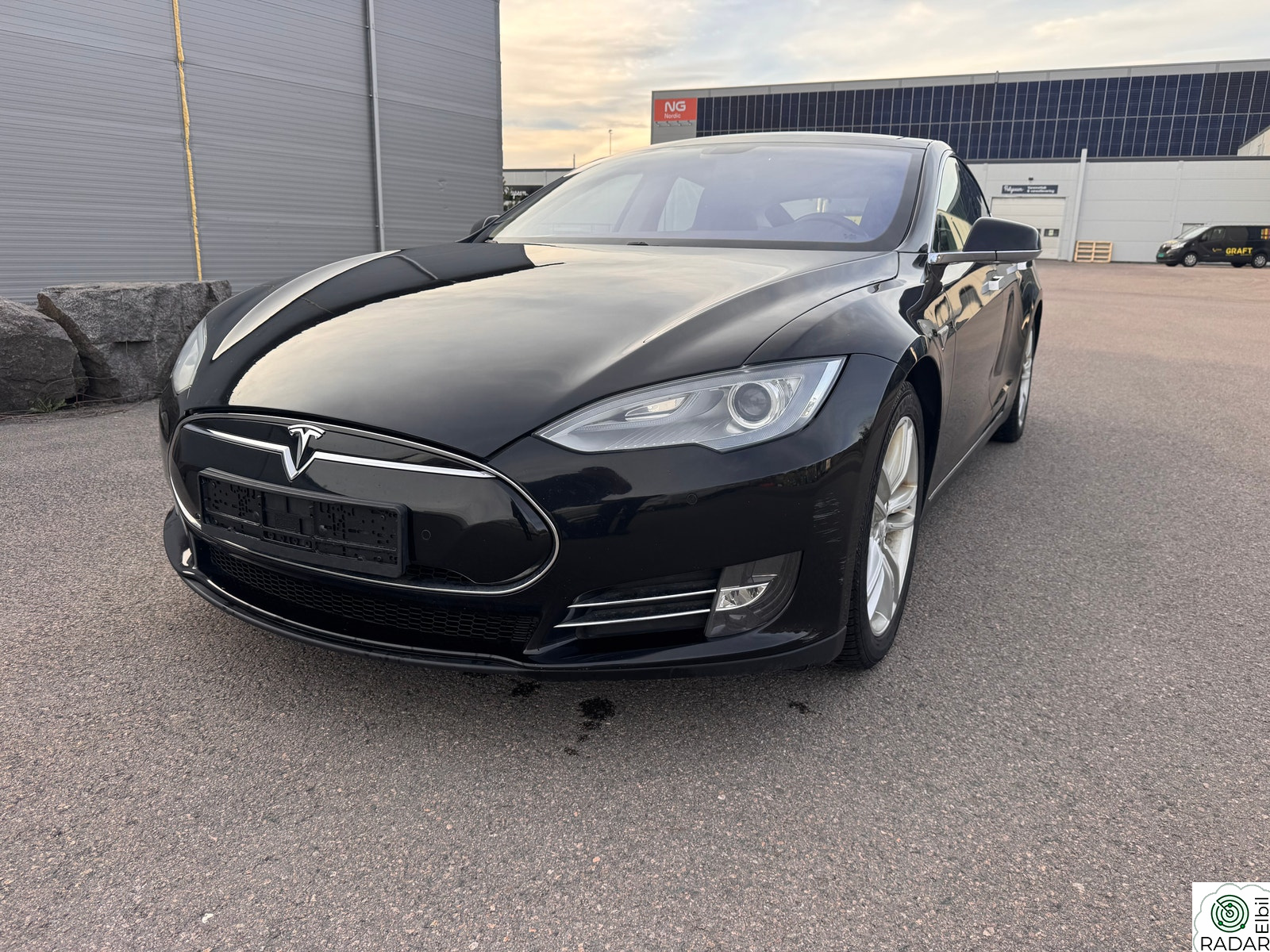 TESLA MOTORS MODEL S 85/CCS/PREMIUM LYD/LAV KM/EU-28