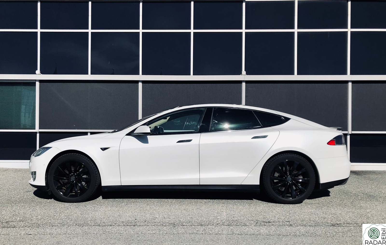 TESLA MOTORS MODEL S P85