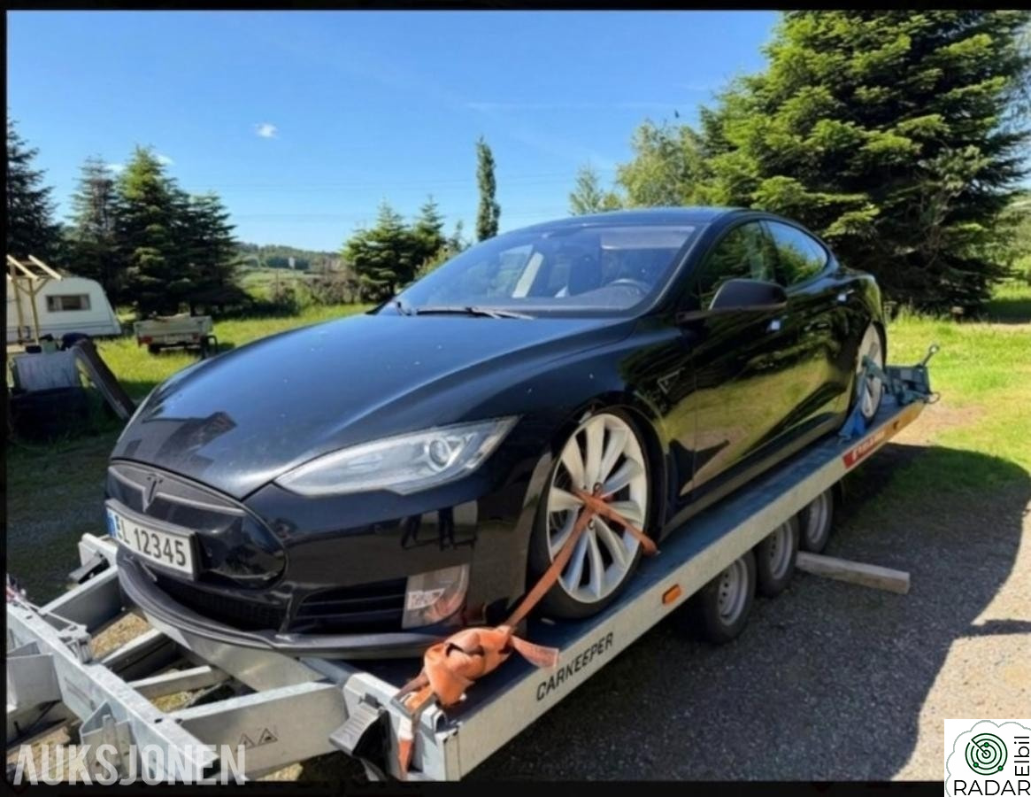 TESLA MOTORS MODEL S P85+ Luftfjæring, Skinninteriør, Reparasjonsobjekt
