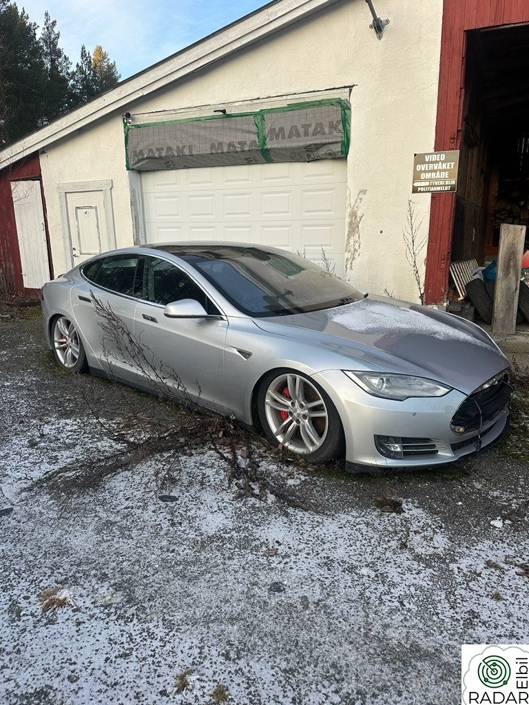 TESLA MOTORS MODEL S