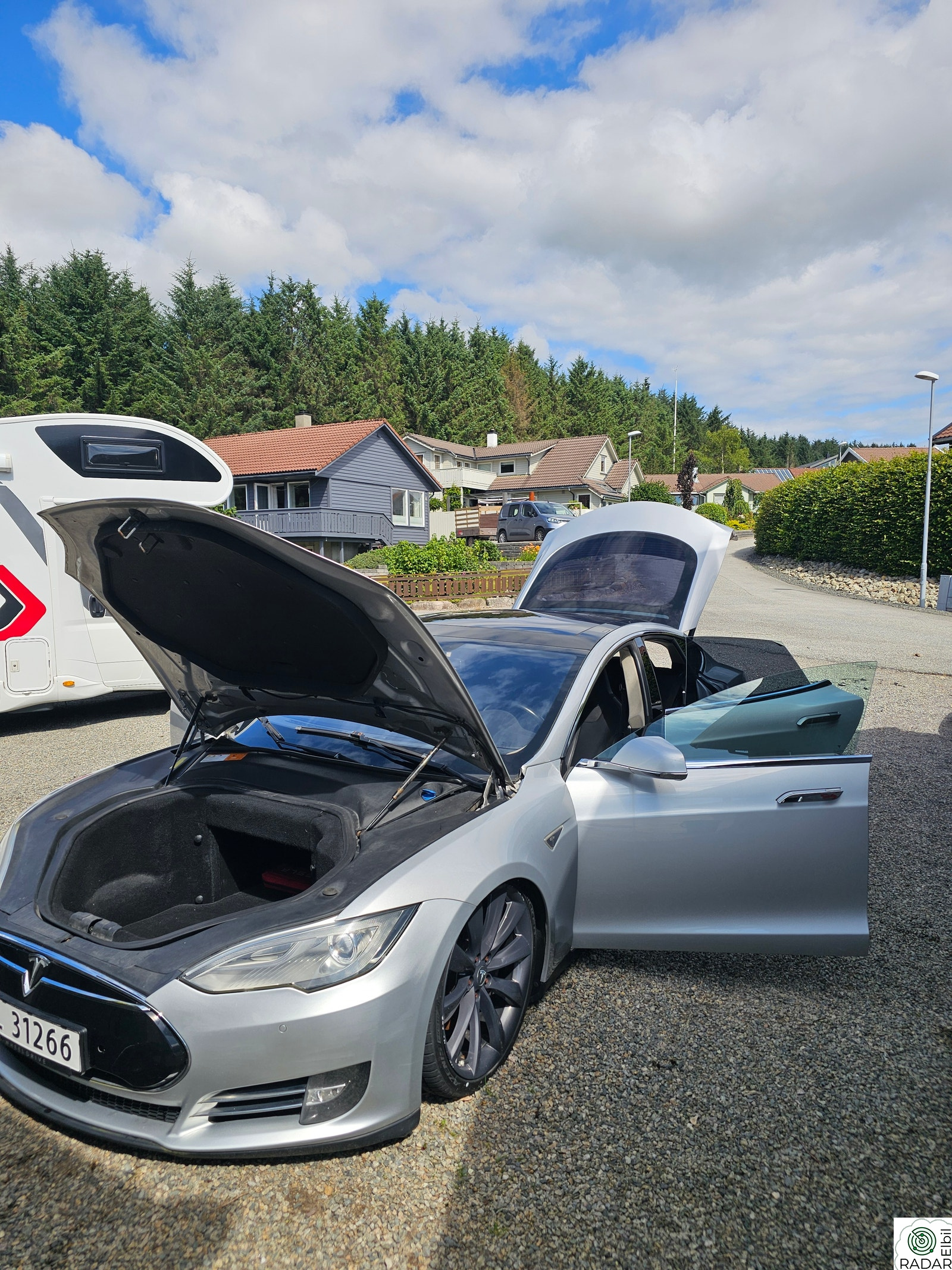 TESLA MOTORS MODEL S 85P Performance
