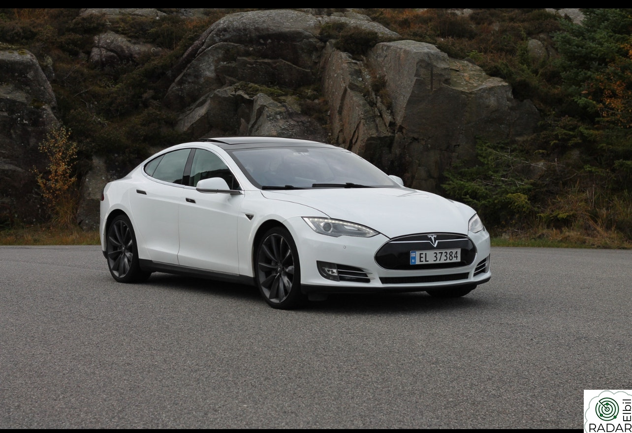 TESLA MOTORS MODEL S 85