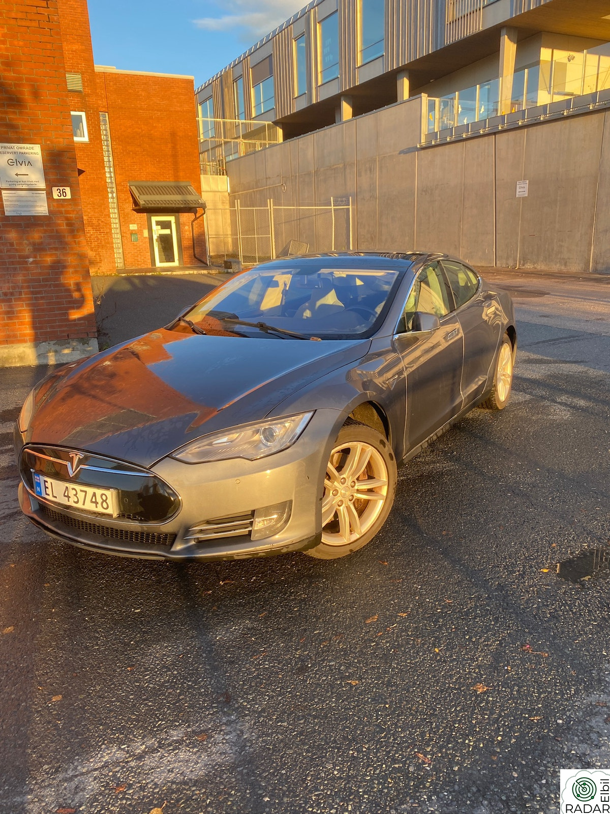 TESLA MOTORS MODEL S 85