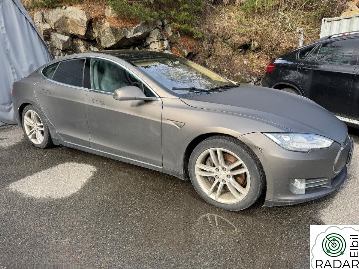 TESLA MOTORS MODEL S 85 GRATIS LADING  CCS STOR BATTERI MYE UTSTYR
