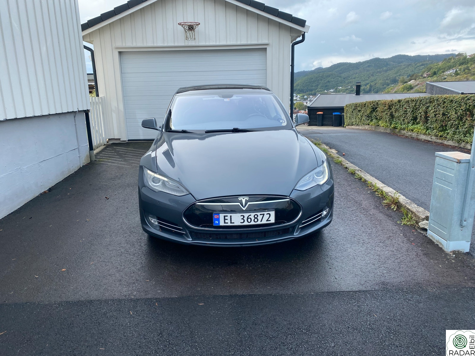TESLA MOTORS MODEL S 85kWh. En eier, CCS, gratis lading