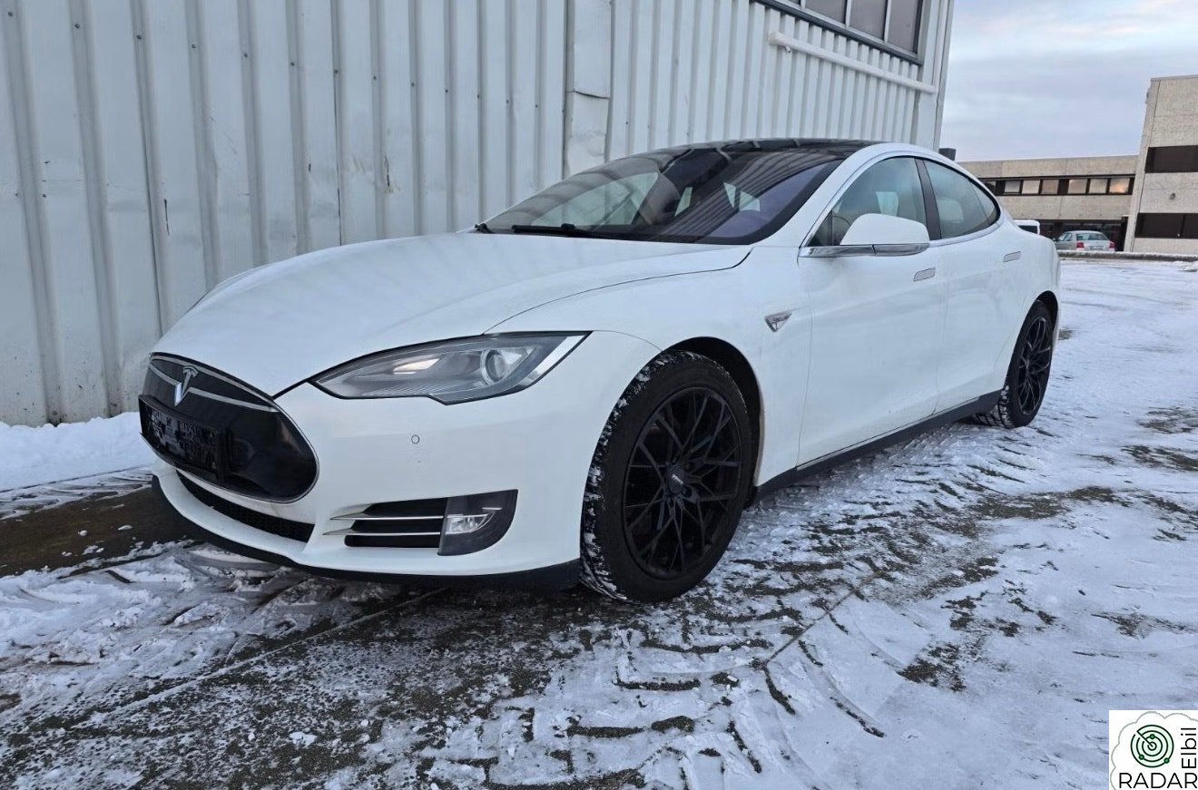 TESLA MOTORS MODEL S 85P Performance