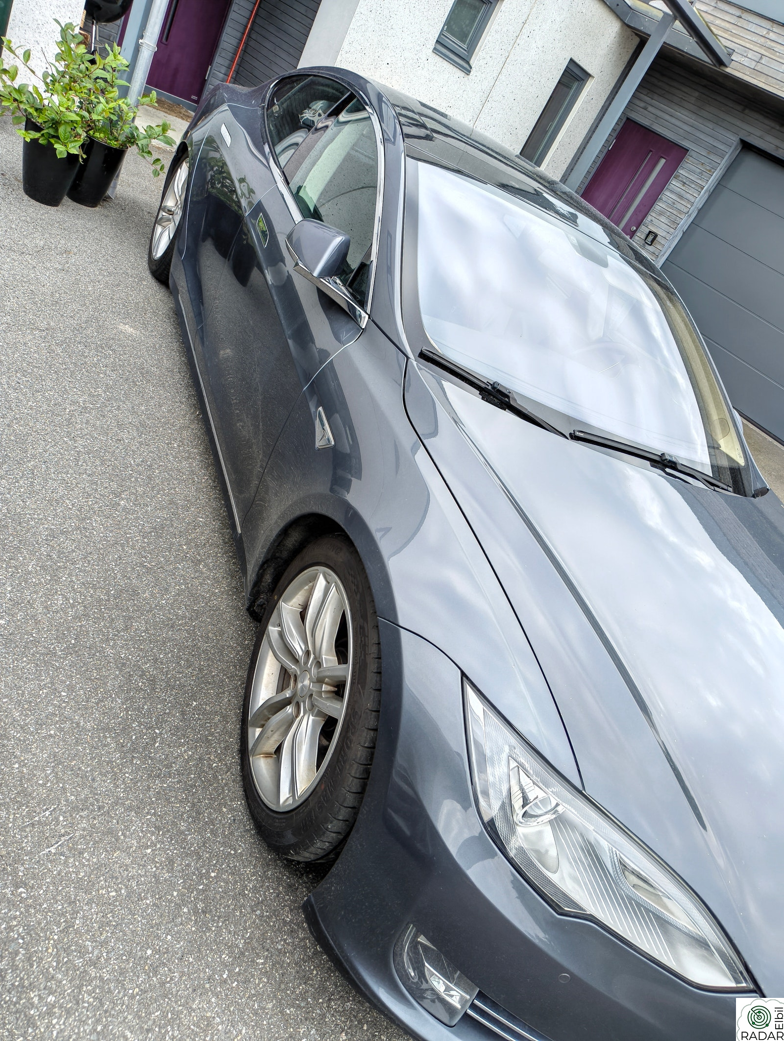 TESLA MOTORS MODEL S 85P Performance