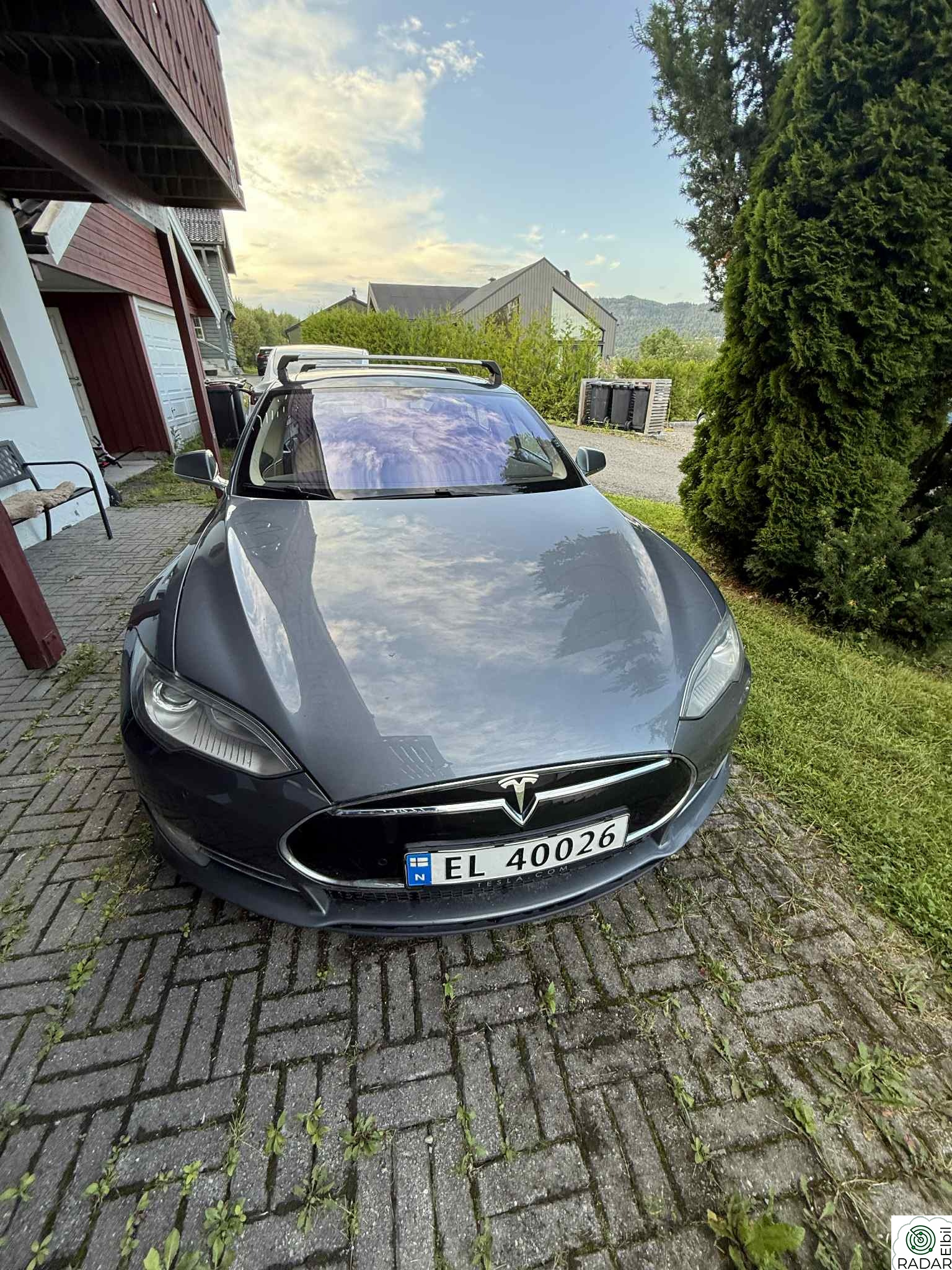 TESLA MOTORS MODEL S 85P Performance