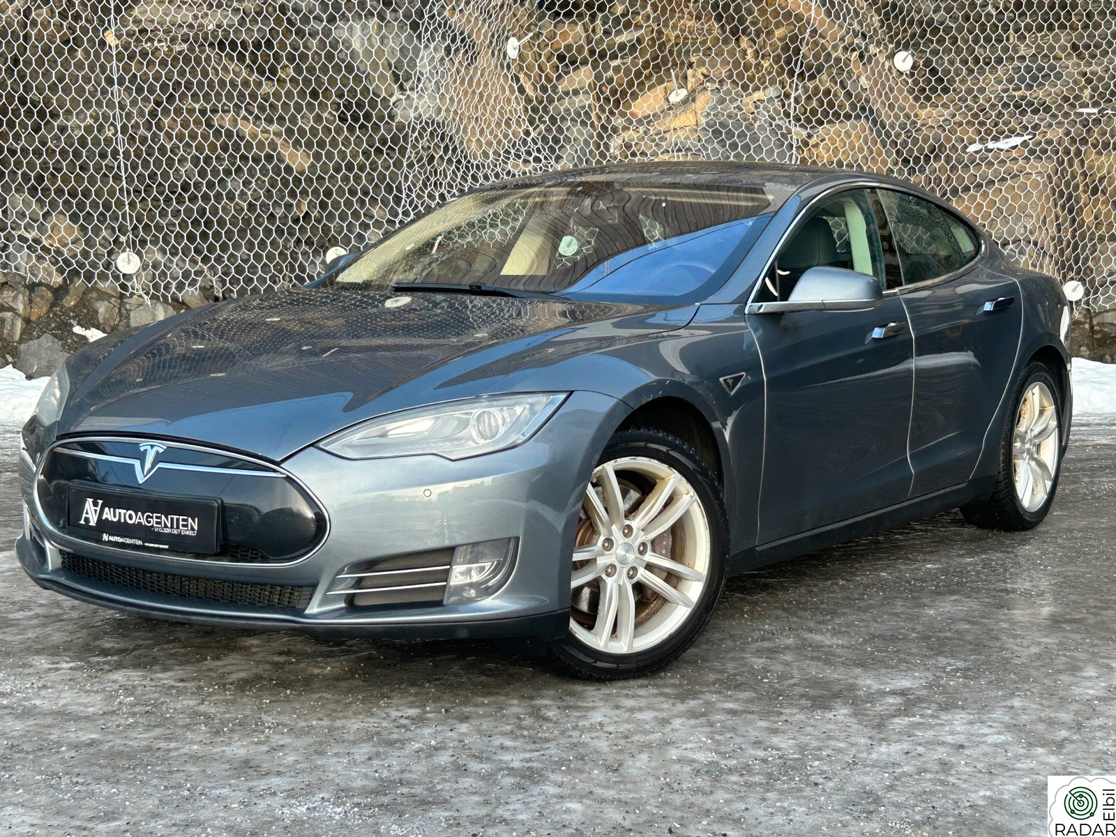 TESLA MOTORS MODEL S 85/Gratis superlading/CCS/EU-godkjent til 02.03.2026/+