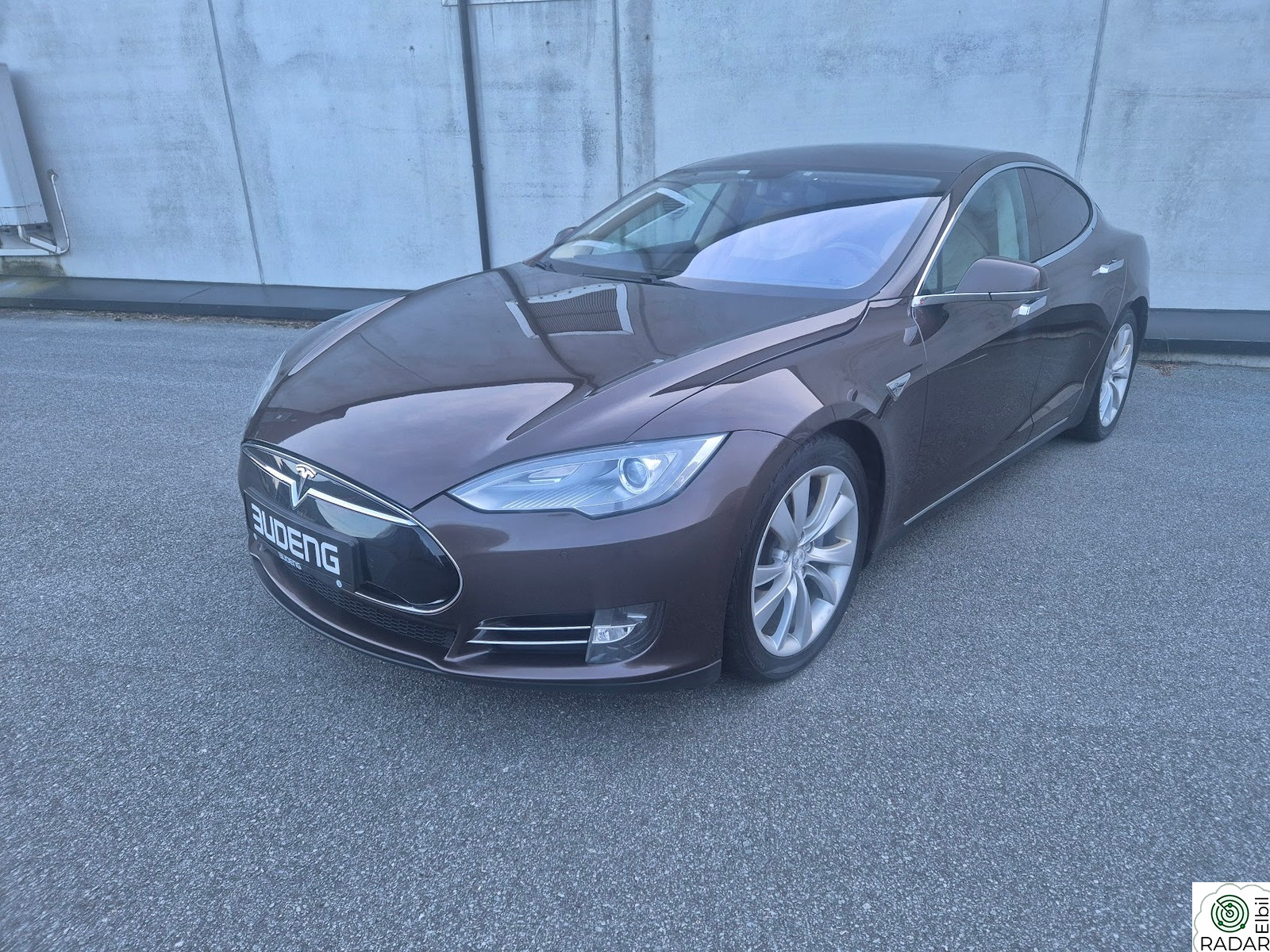 TESLA MOTORS MODEL S 85 Gratis superlading