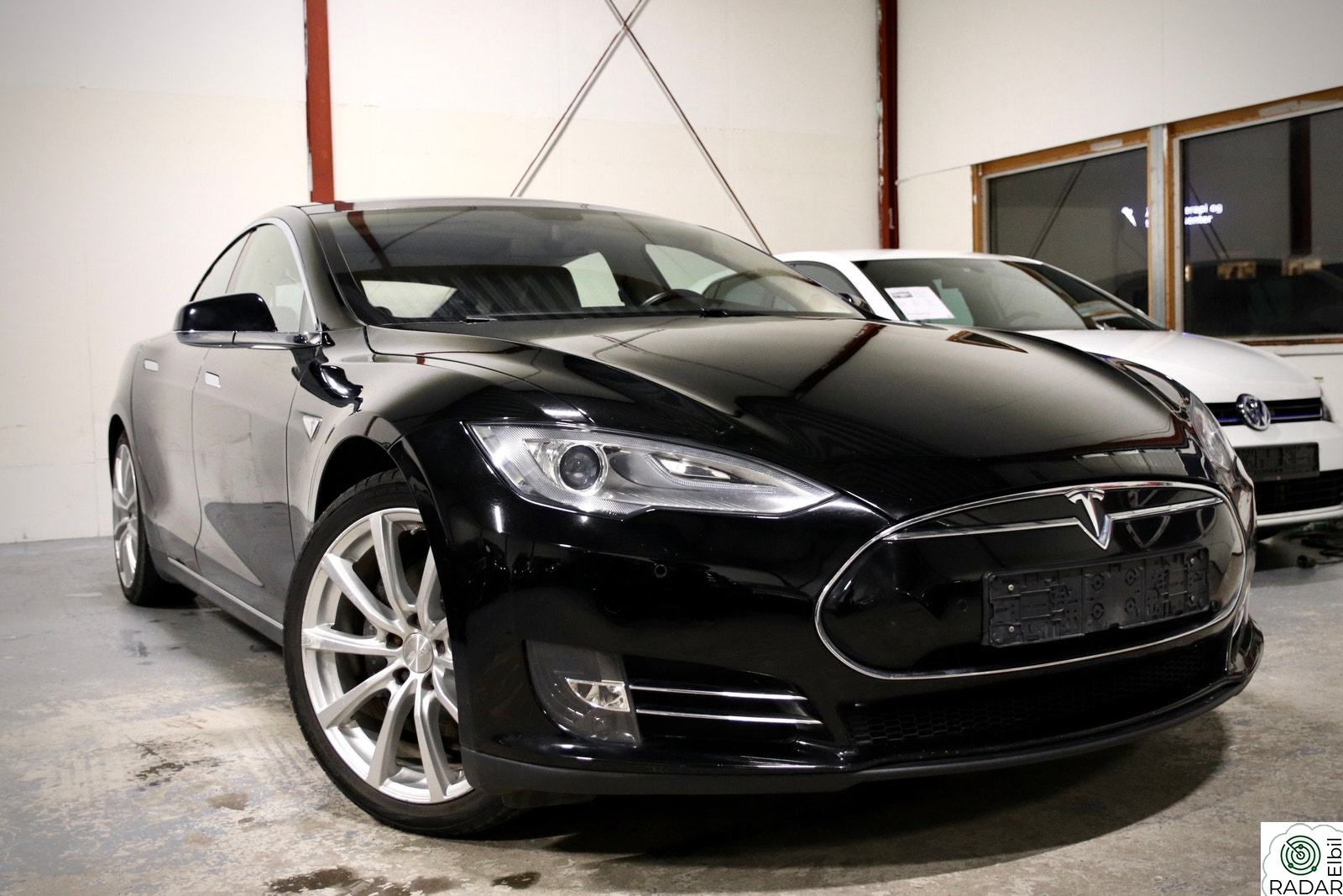 TESLA MOTORS MODEL S P85 | Luftfjæring | Godt Velholdt