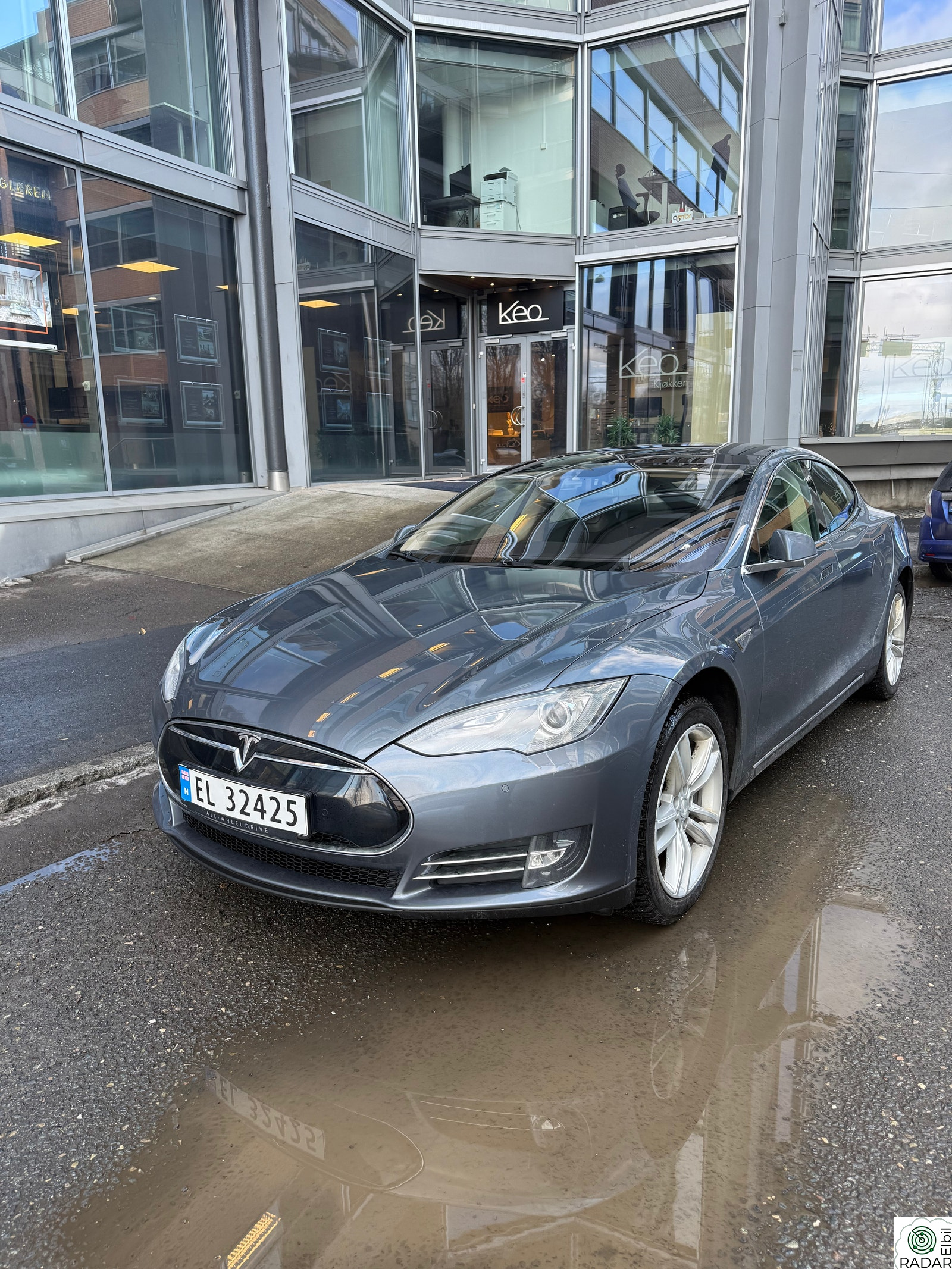 TESLA MOTORS MODEL S 85P Performance