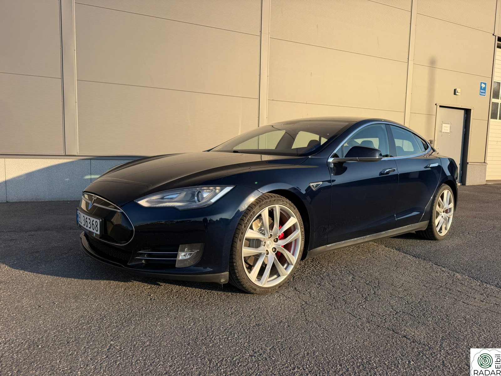 TESLA MOTORS MODEL S 85P Performance