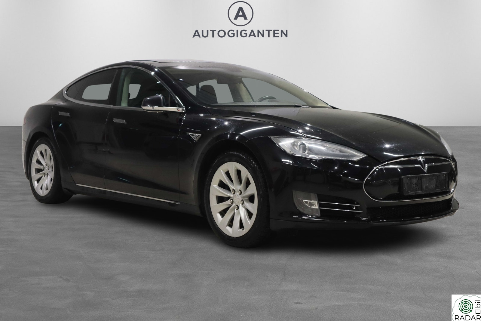 TESLA MOTORS MODEL S 85/ NAV/ KAMERA/ SE PRIS