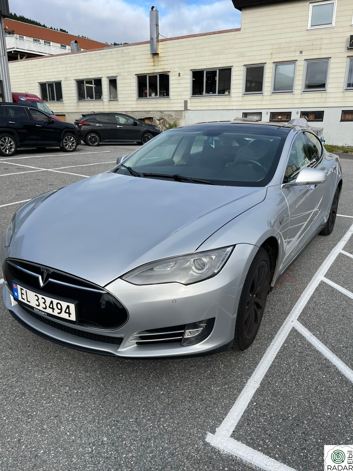 TESLA MOTORS MODEL S 85P Performance
