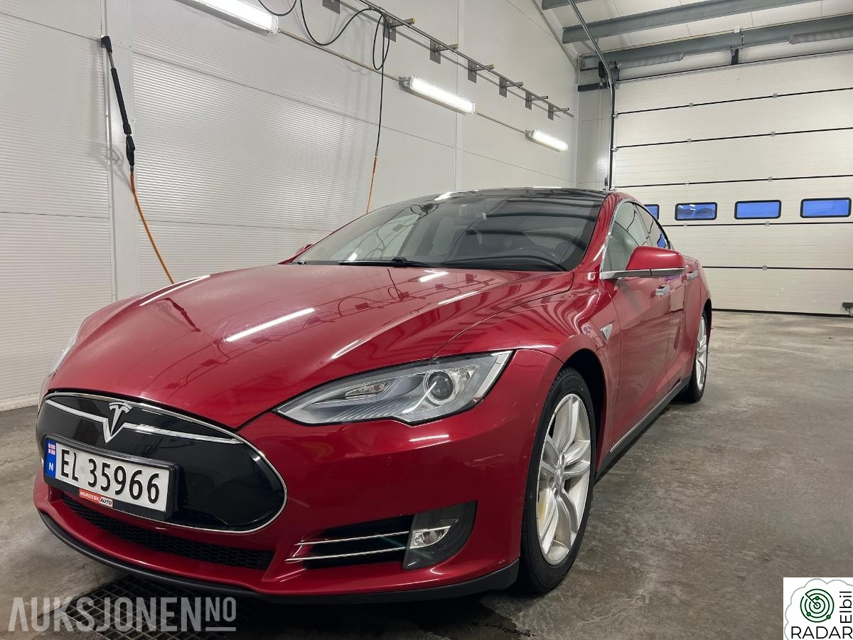 TESLA MOTORS MODEL S 85KW, Ryggekamera