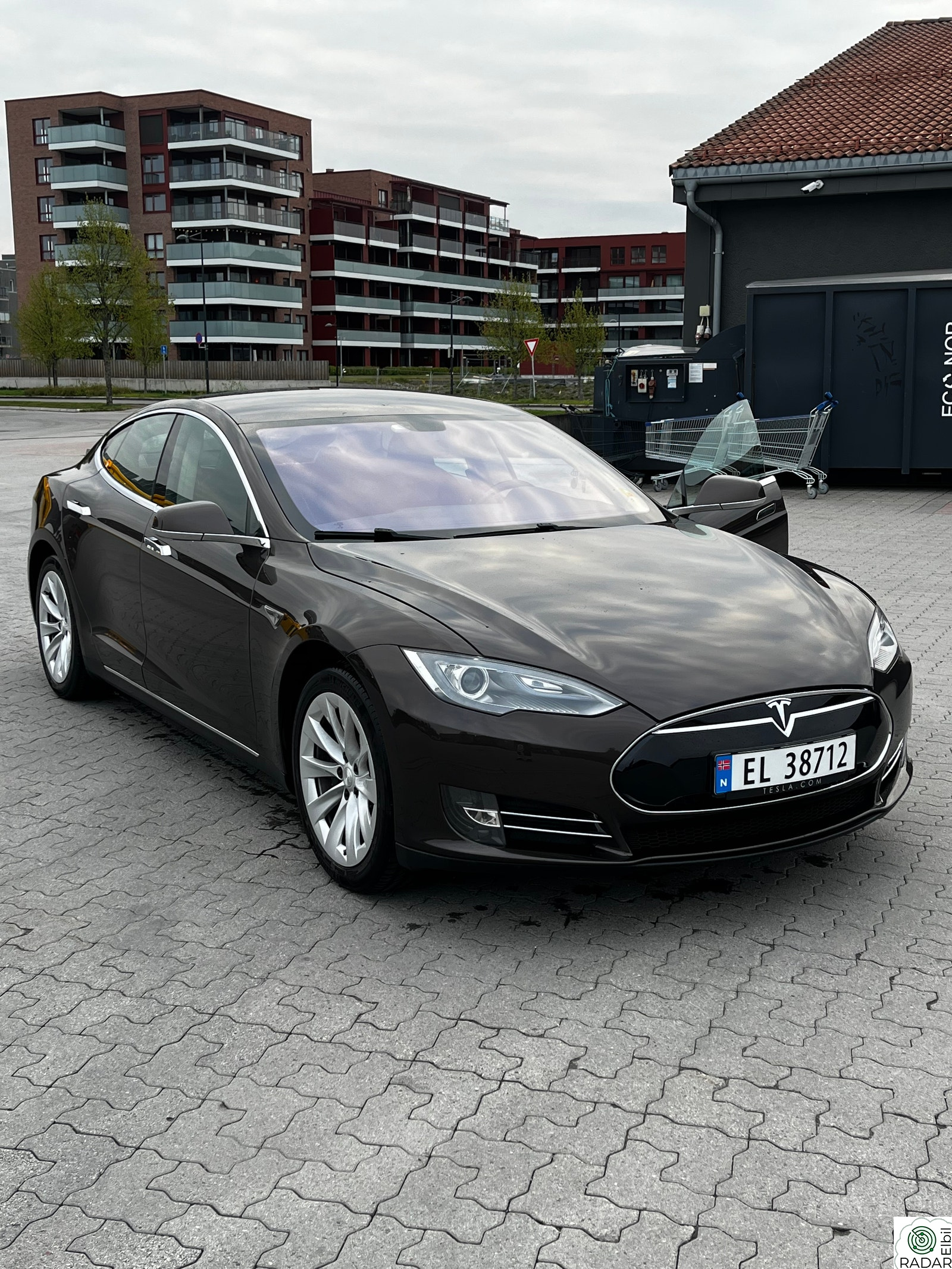 TESLA MOTORS MODEL S 85